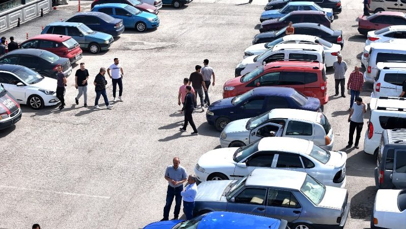 Malatya’daki Oto Pazarı durgun: Hem satıcı hem alıcı beklemede