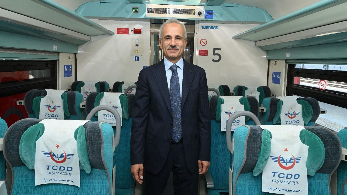 Ulaştırma Bakanlığı’ndan İstanbul’un raylı sistem ağına iki hat daha
