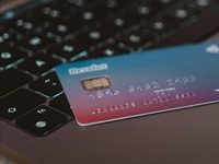 Yaşlıların “finansal istismarına karşı” kurumsal çözümler devreye alınıyor